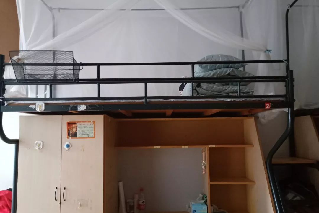                慕贤3-315始终秉持着"宿舍是我家,清洁靠大家"的理念