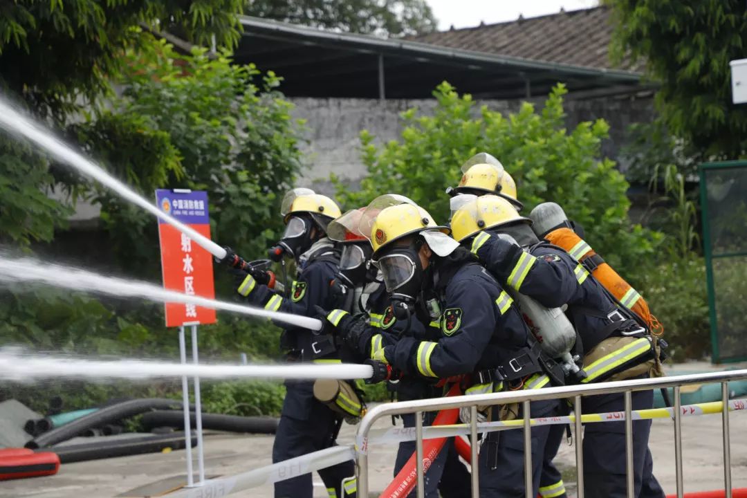 比武正当时广州消防在省总队大练兵中亮剑争锋勇夺佳绩
