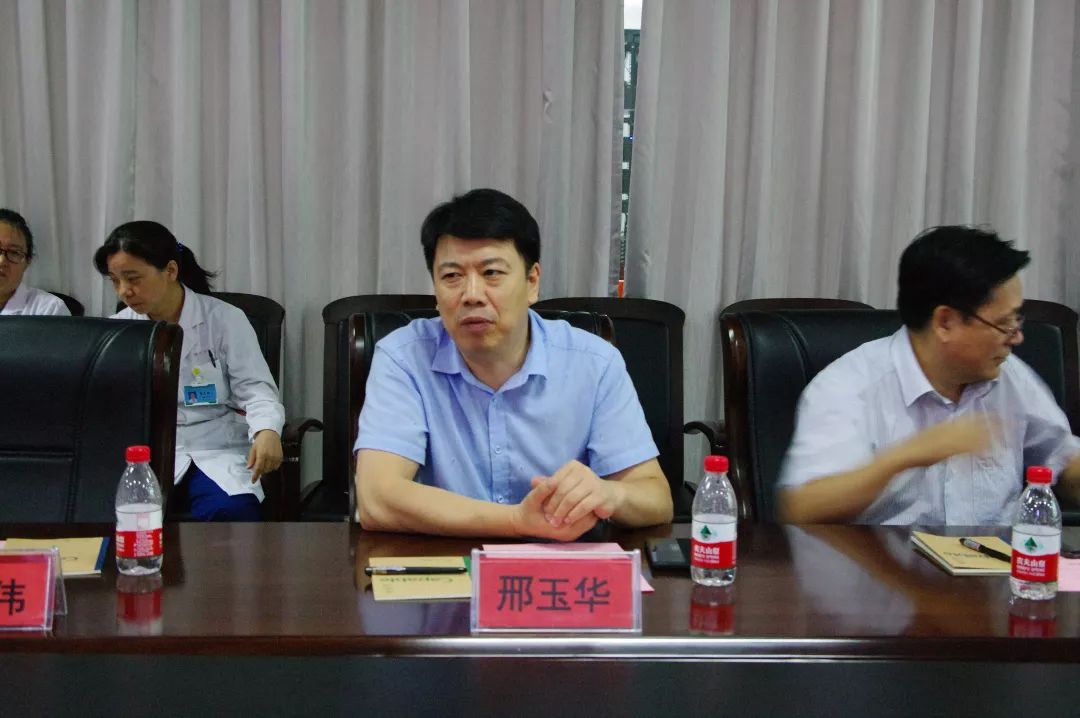 随后,急诊科副主任刘伟,医师荣广成,信息科主任郝振兴分别就我院急诊