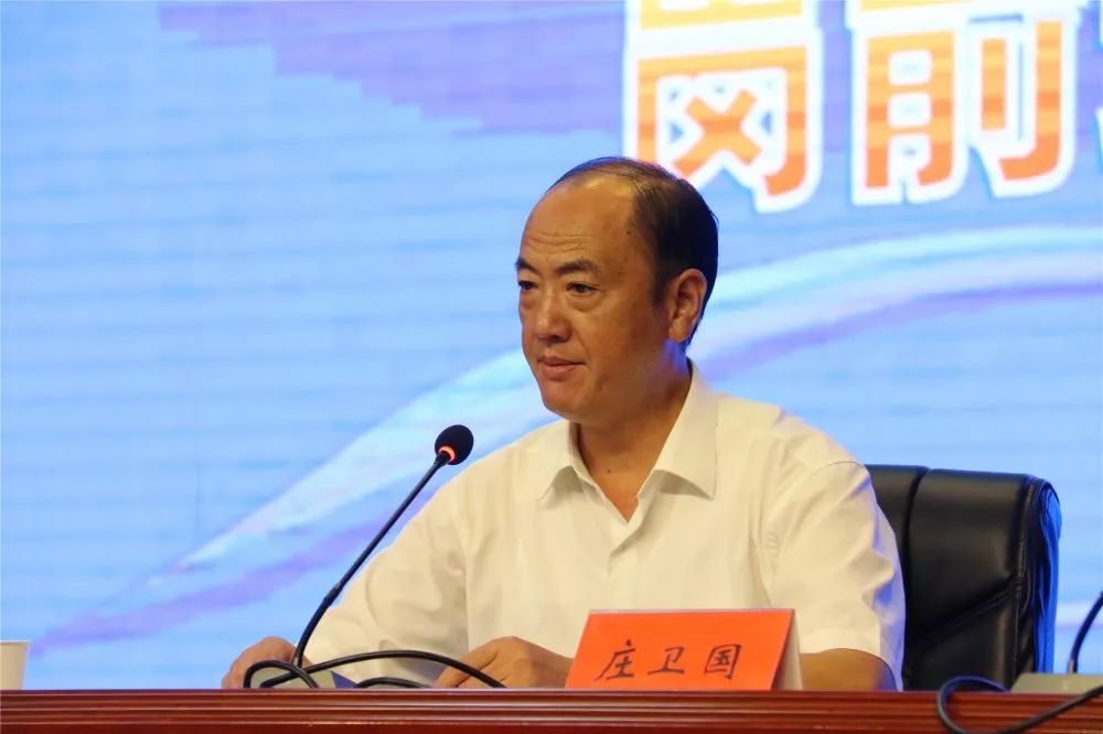 县教育工委委员徐春山同志讲话18月26日上午九点,岗前培训开班典礼