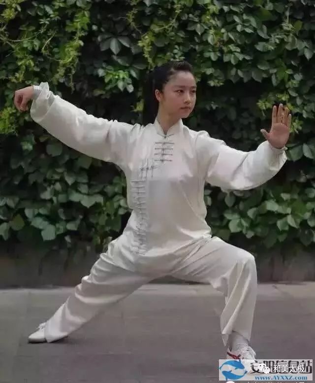 学太极拳从零开始视频教学邱慧芳(邱慧芳太极拳基本功动作讲解,超详细的教程)