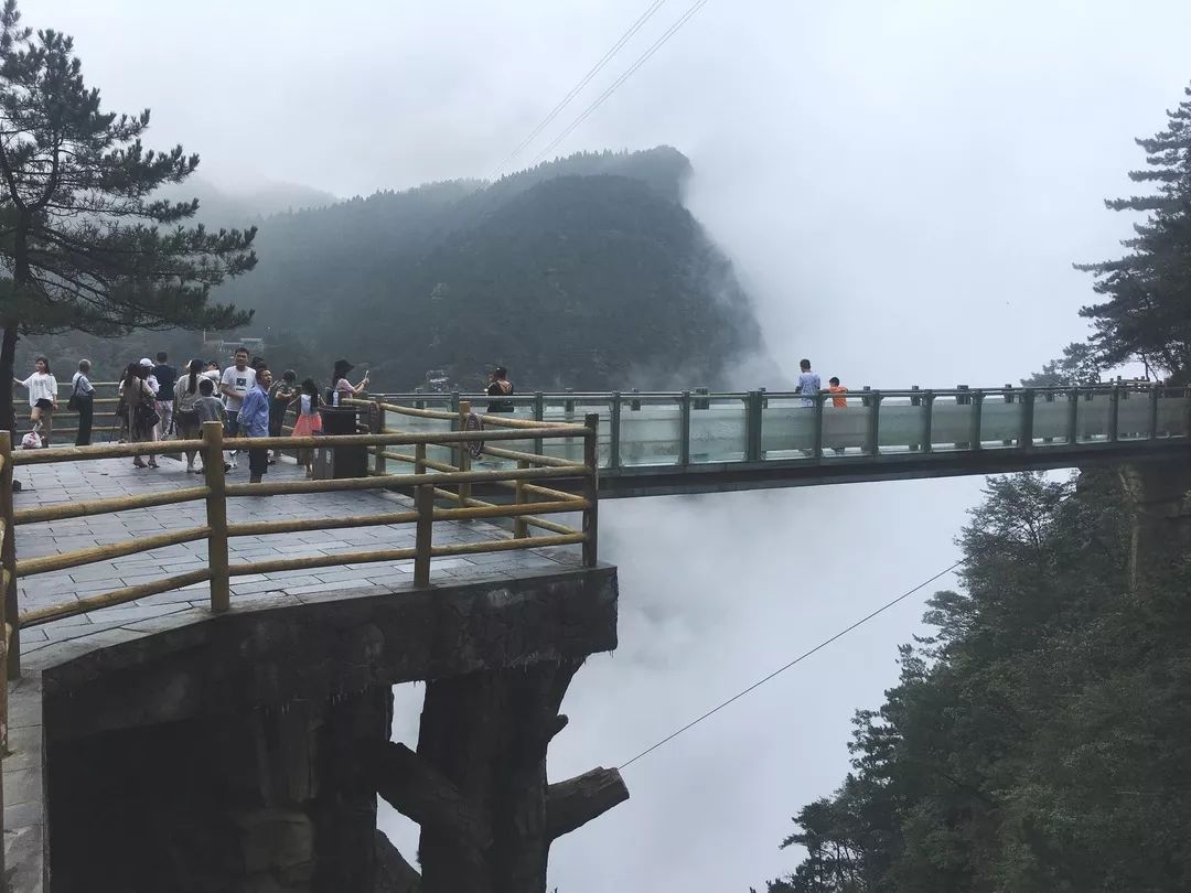 我想带你来看看梦幻般的明月山