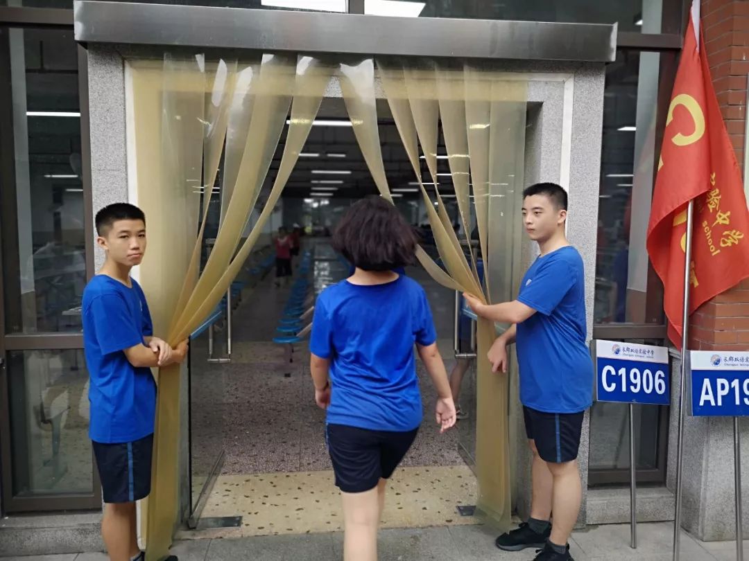 训练,最美军姿点赞:洪韬涵,李昊明,刘锐,黄楚晋,皋彦杰,邹子萌,任希梦
