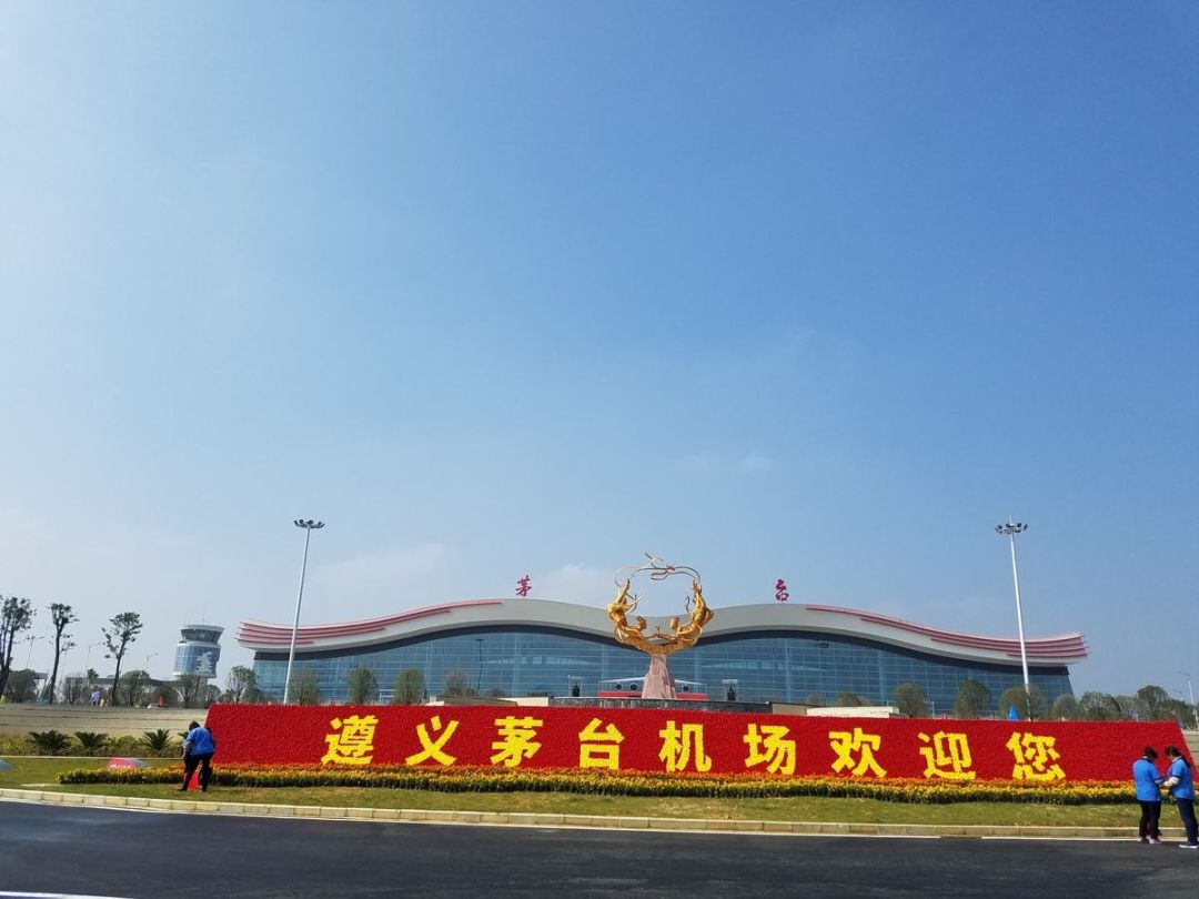 营销新招还是挤压泡沫茅台机场惊现1699元飞天茅台