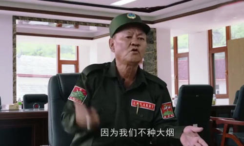 他出生在中国日后成为他国的领袖并独占一方美国称其恐怖分子