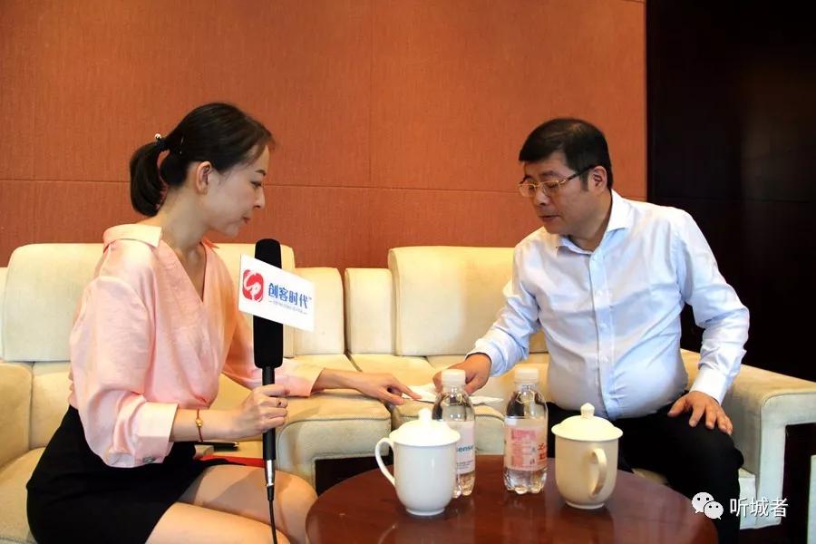 陕西电视台创客时代栏目组段娜现场采访河姆渡ceo华建刚总裁对智能