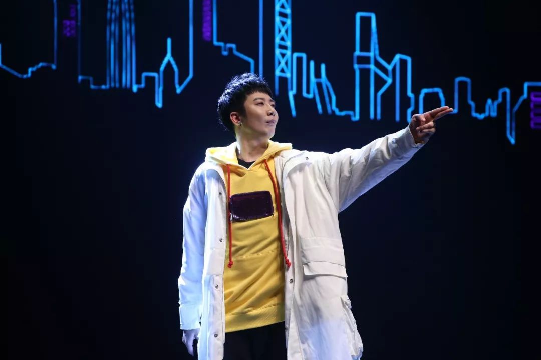 开启大笑模式丨郭嘉峰栋笃笑年轻有危