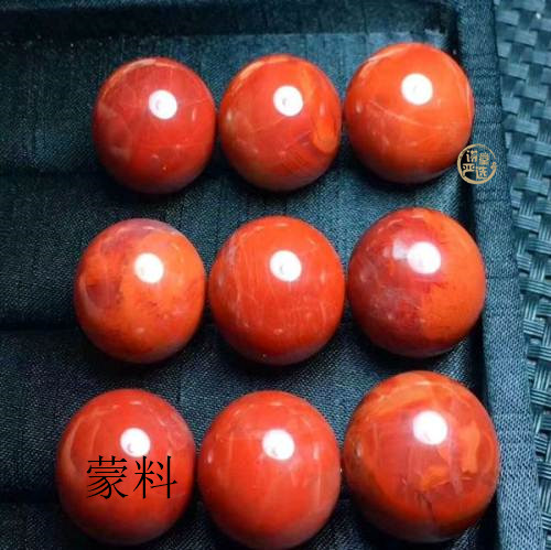 当然市面上也有蒙料,即来自外蒙古的南红玛瑙,那么不同产地的都有些