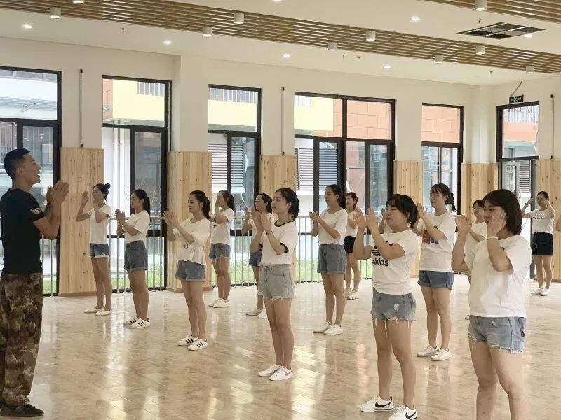 眉山市东坡区苏洵幼儿园举行教师入职培训会