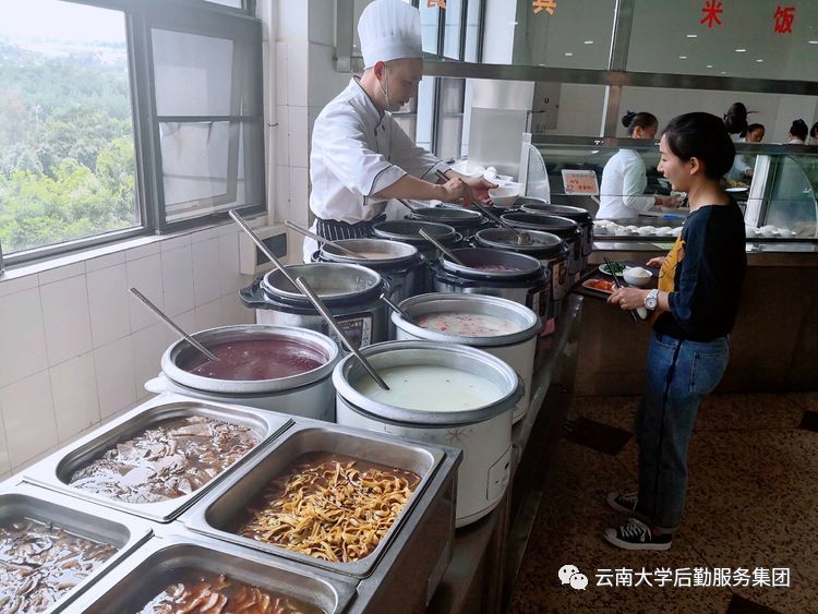 舌尖上的云大:揭秘云大最火爆的食堂窗口之楠苑三楼自选餐餐厅