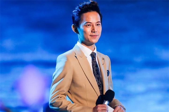 何炅过得4场婚礼谢娜毋庸置疑唯独这对何炅动要求