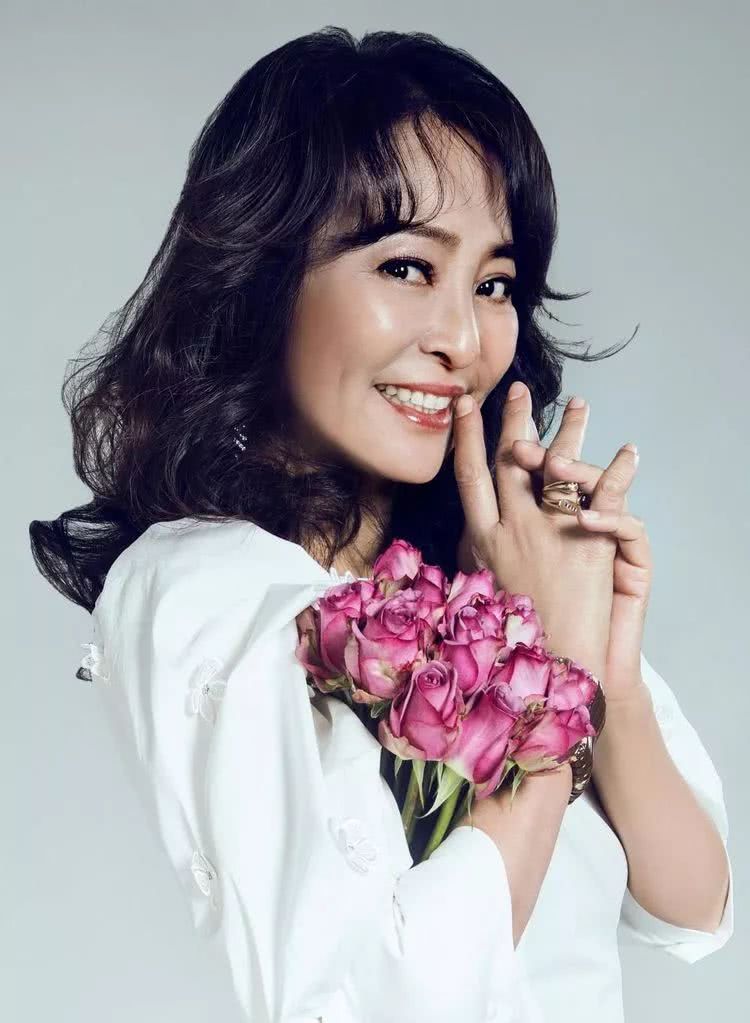 女演员头婚嫁日本人二婚美国人三婚法国人直言不嫁中国人