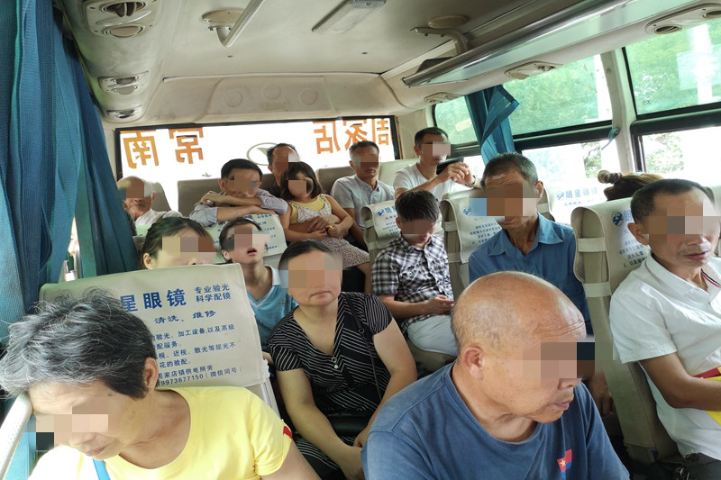 常德交警柳叶湖大队:查获核载19人实载22人的超员客车