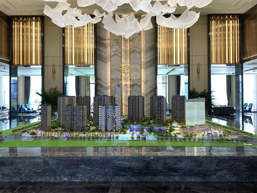 the first bay湖南湘乡长河湾新时代,地产开发商所标配的泳池项目已是