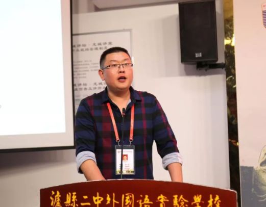 代自强对新学期学生就餐时间和地点做了详细的安排,充分保障学生规范