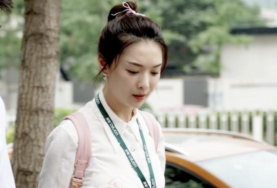 耐飞创始人栗坤真人秀首秀化身房产经纪人