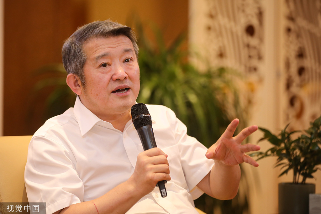 长兼首席执行官陈东升在接受记者采访时,对养老等问题发表个人看法