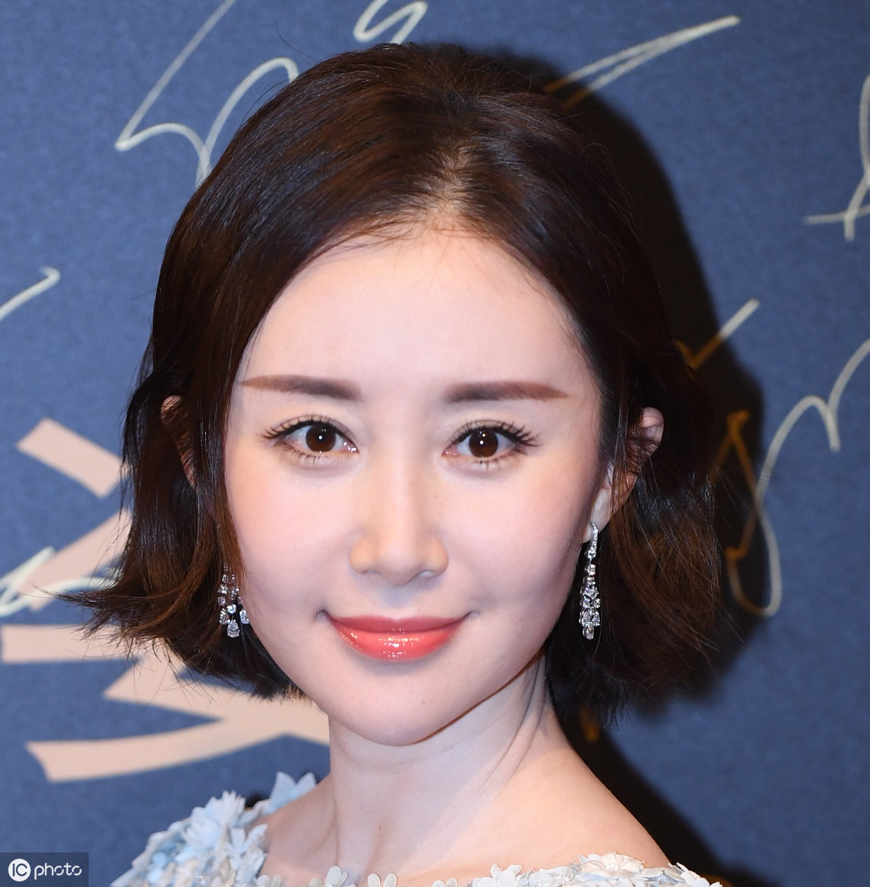 清丽脱俗的舒畅,最后一张西装风好man