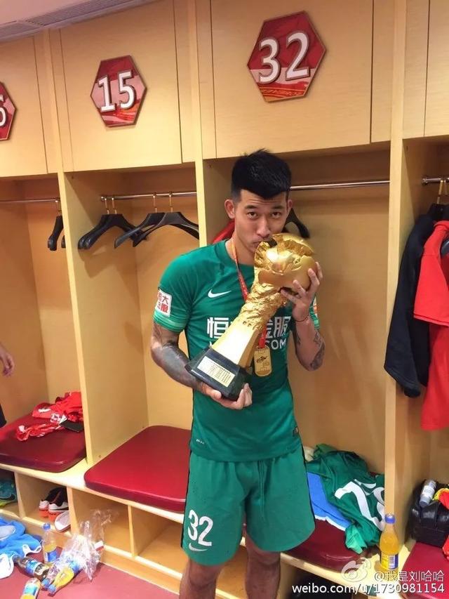 刘殿座奶奶给起名哈哈之前当替补拿的冠军不满足