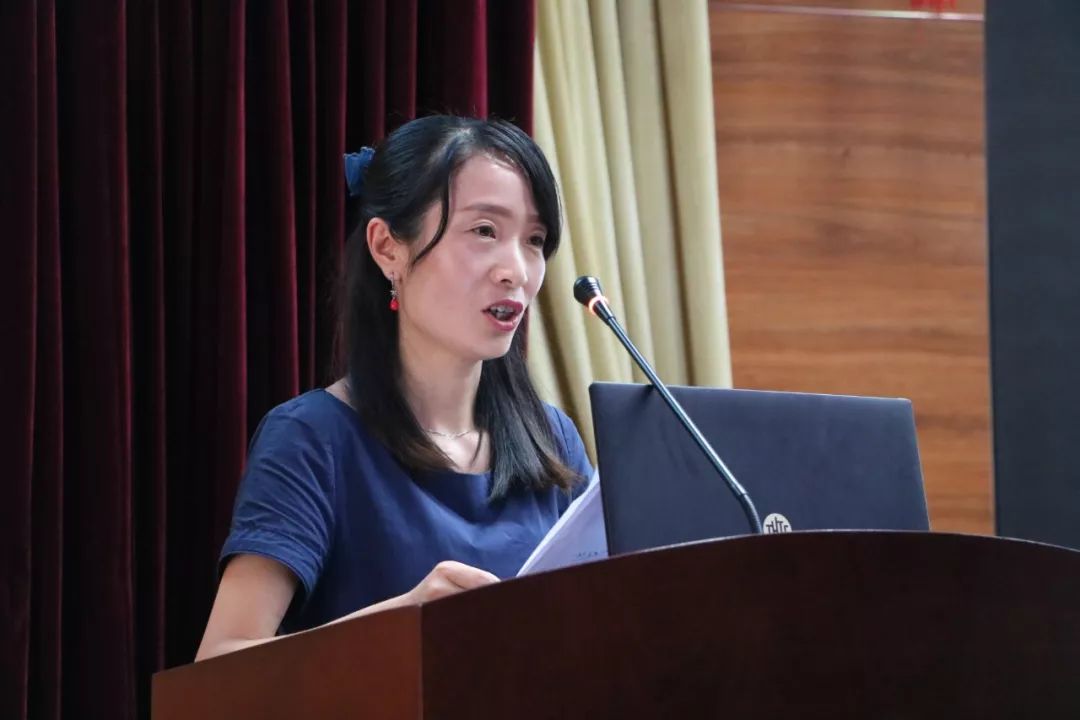 紧接着语文组的田蓓,张丽华,马渭丽三位老师分别与大家分享了田冰冰