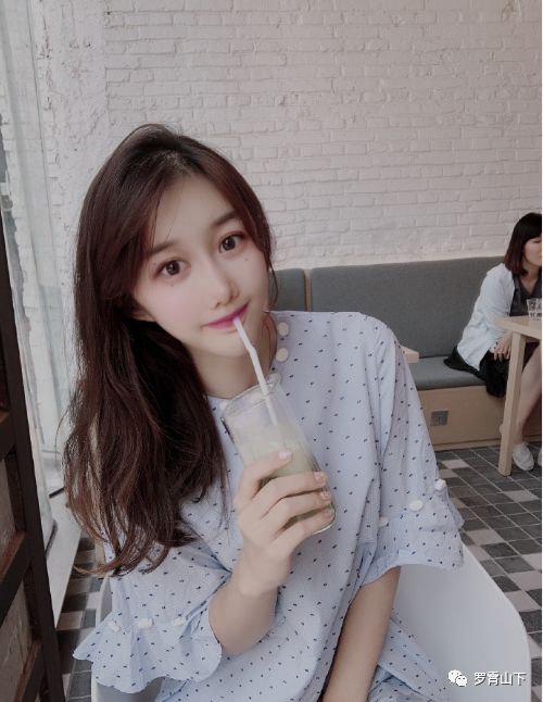 妙龄美女作家湖南文吉儿