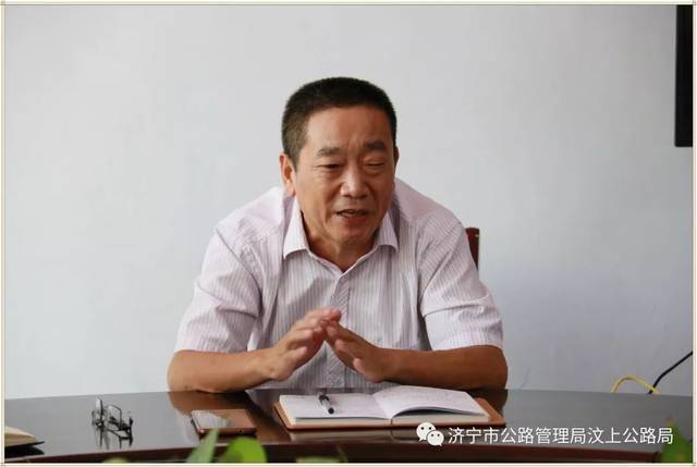 会上,副局长杨佑芳,郭媛媛分别带领大家学习了曹建军,吕洪生同志在