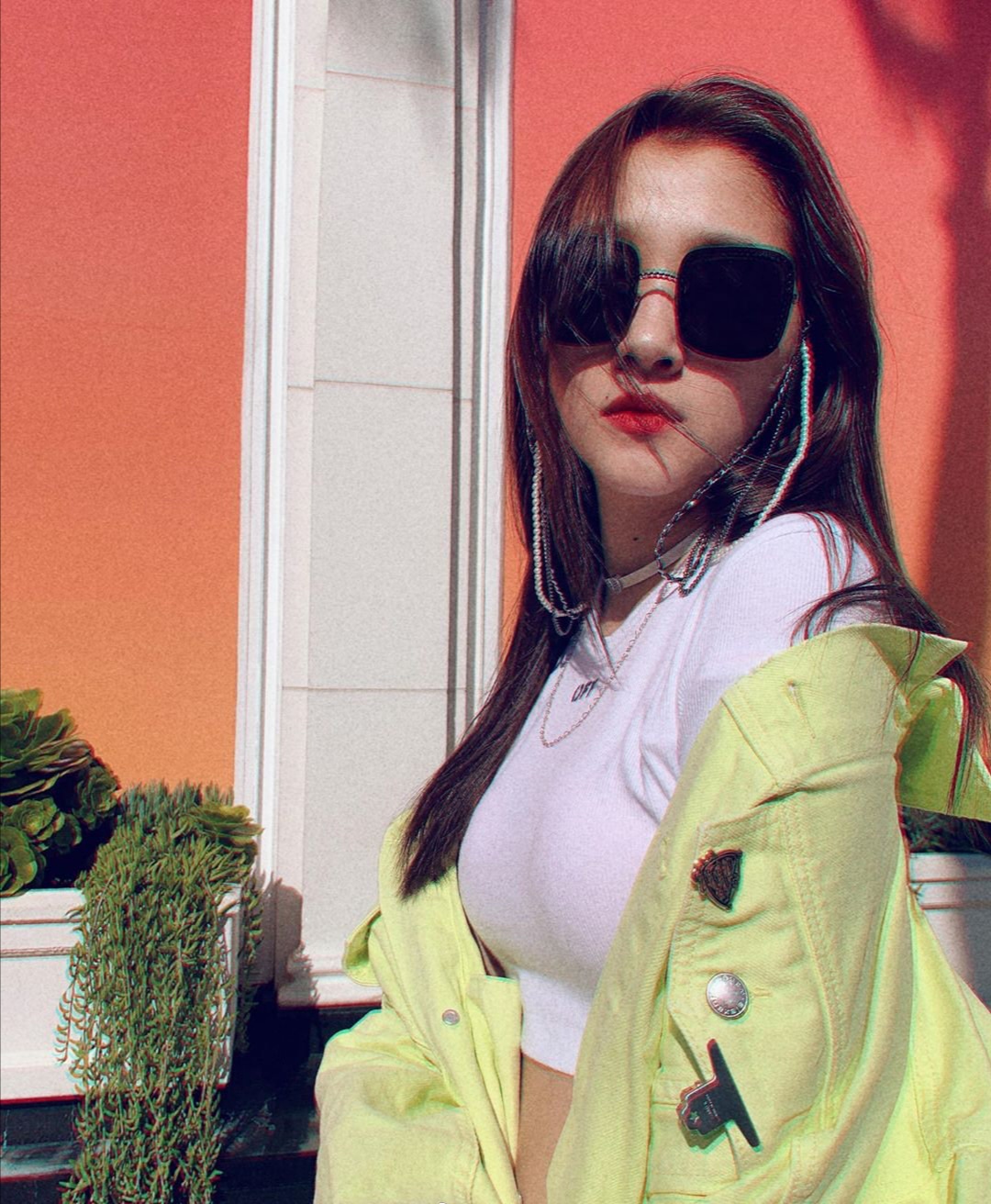 原创22岁关晓彤身材太好,西装只系一根腰带,172cm身高露长腿不得了