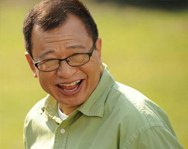 原创从小住别墅的tvb老戏骨出道43年近日突患重病还好无恙