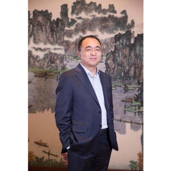 卓尔控股有限公司董事长阎志卓尔要做具有社会责任感的百年老店