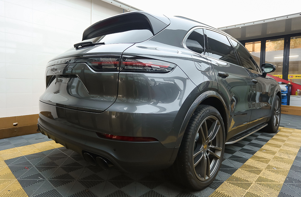 19哑灰卡宴贴xpel隐形车衣