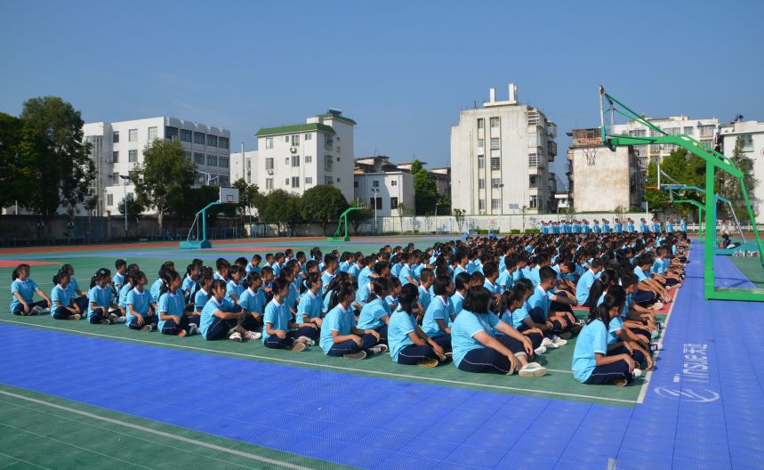 恭城中学2019年高一新生入学军训圆满结营