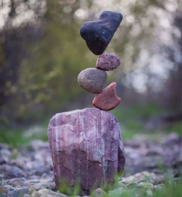 这真的不是ps他把石头堆成了艺术让所有人怀疑