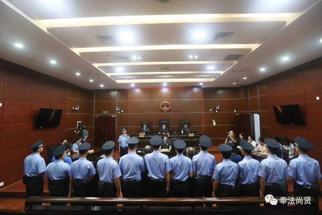 上海奉贤法院依法严惩恶势力和"套路贷"犯罪对5起案件进行集中宣判