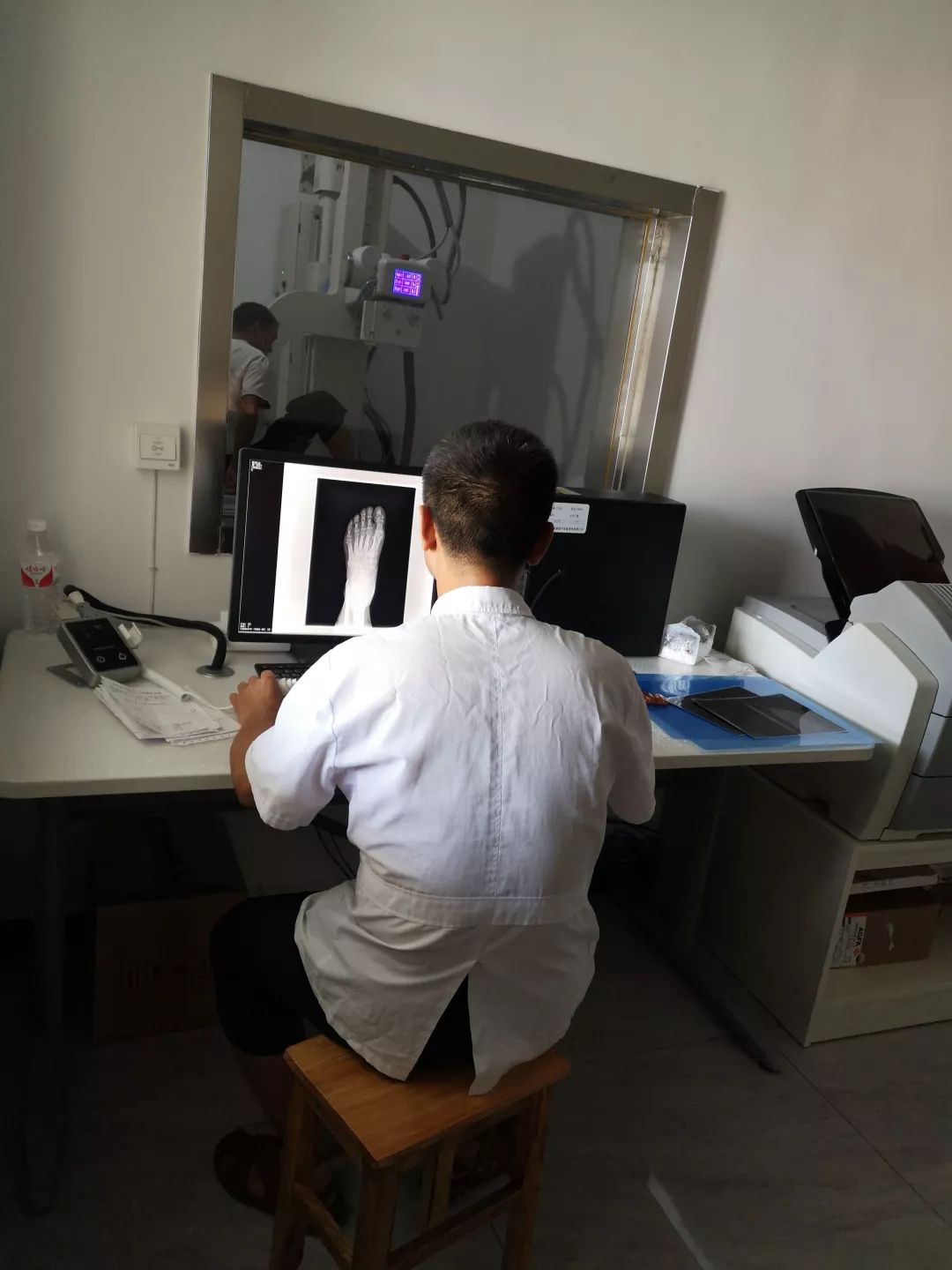 dr系统即数字诊断x射线透视摄影系统,是digital radiography的简称