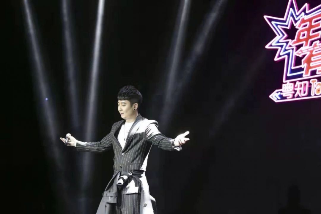 开启大笑模式丨郭嘉峰栋笃笑年轻有危