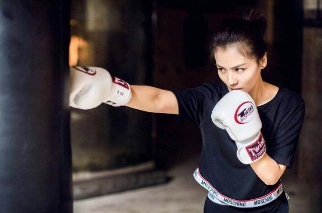 拳击成娱乐圈时尚刘涛练习拳击密照被曝光身材火辣锁骨隐现