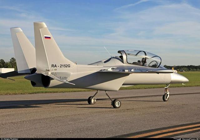 现代民用私人飞机pk二战的军用活塞机现代飞机进步在哪