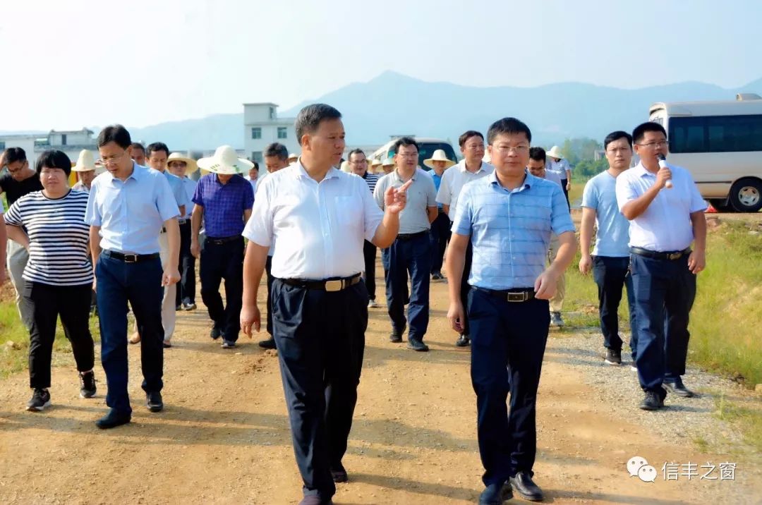 8月29日,刘勇,袁炎率在家的县四套班子领导来到大阿,正平,小河,小江