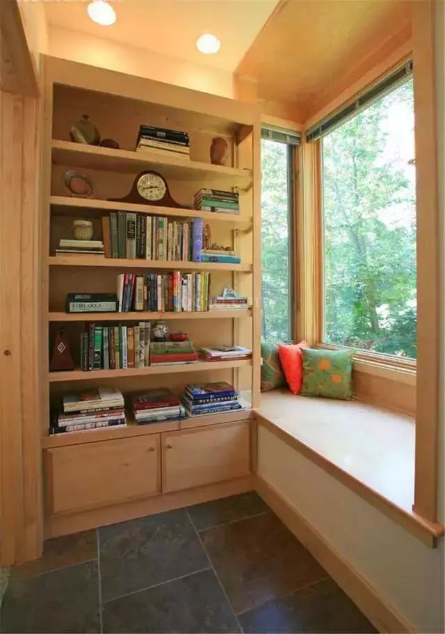 初次见卧室飘窗这样装,太漂亮了,闺蜜来了不坐沙发坐飘窗