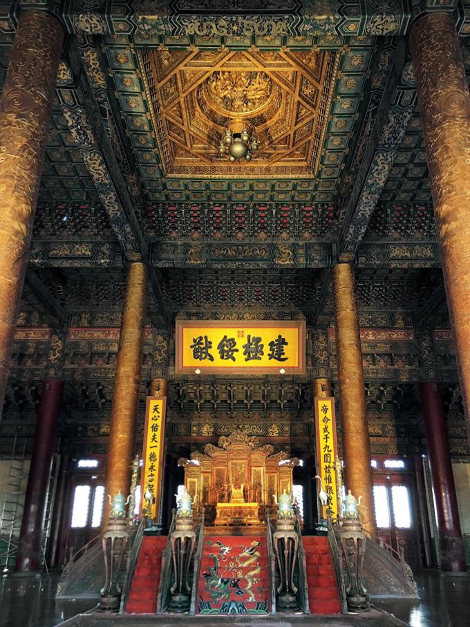 明代的皇帝在参加太和殿大典前,会先在保和殿更衣,然后前往中和殿接受