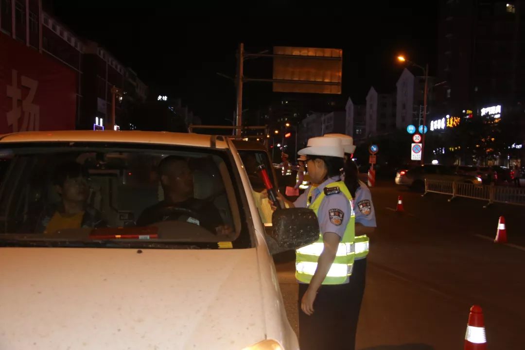 【注意】陵川3人酒驾落网!交警大队全警出动.