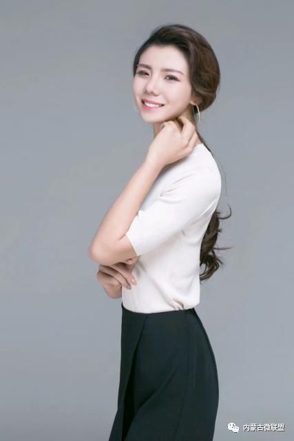 广电艺培明星导师 国家一级播音员姚艳梅授课导师让孩子爱上播音主持