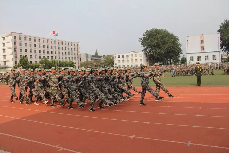 莒县一中校服图片