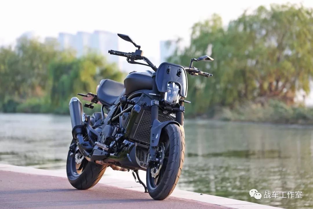 贝纳利502c暗黑版苍蓝猛兽现身第五季