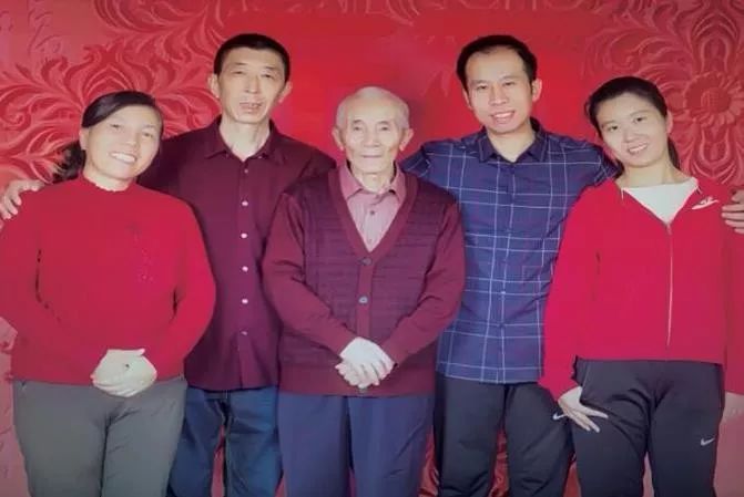 家庭盛开幸福花丨山西孙秀兰家庭:一把扫帚书写环卫家风