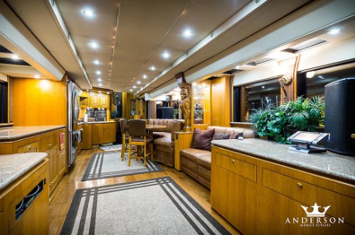 明星们的房车都长啥样徐峥这次让大家开了眼