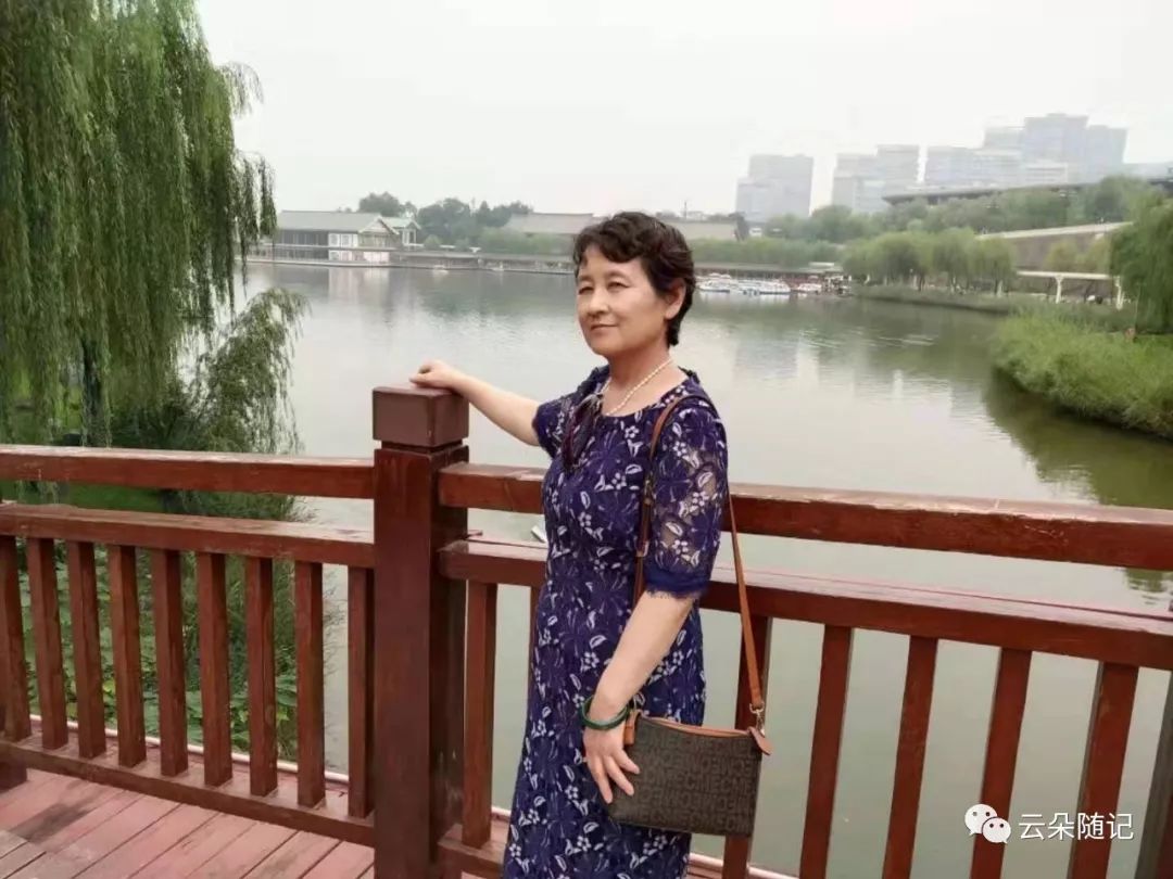 达茂旗百灵庙镇的早晨就这样开始了