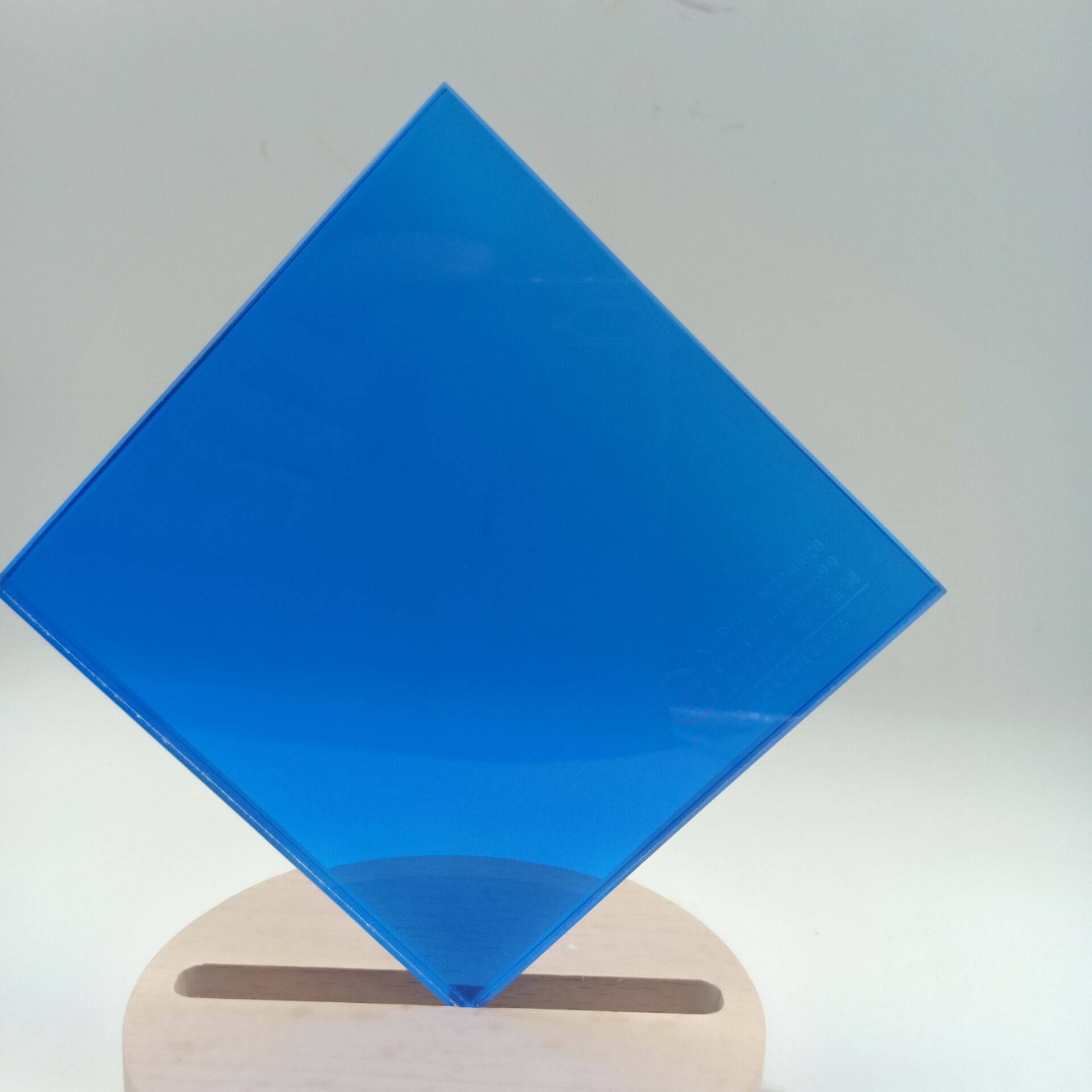 有色玻璃的颜色是怎样制作出来的