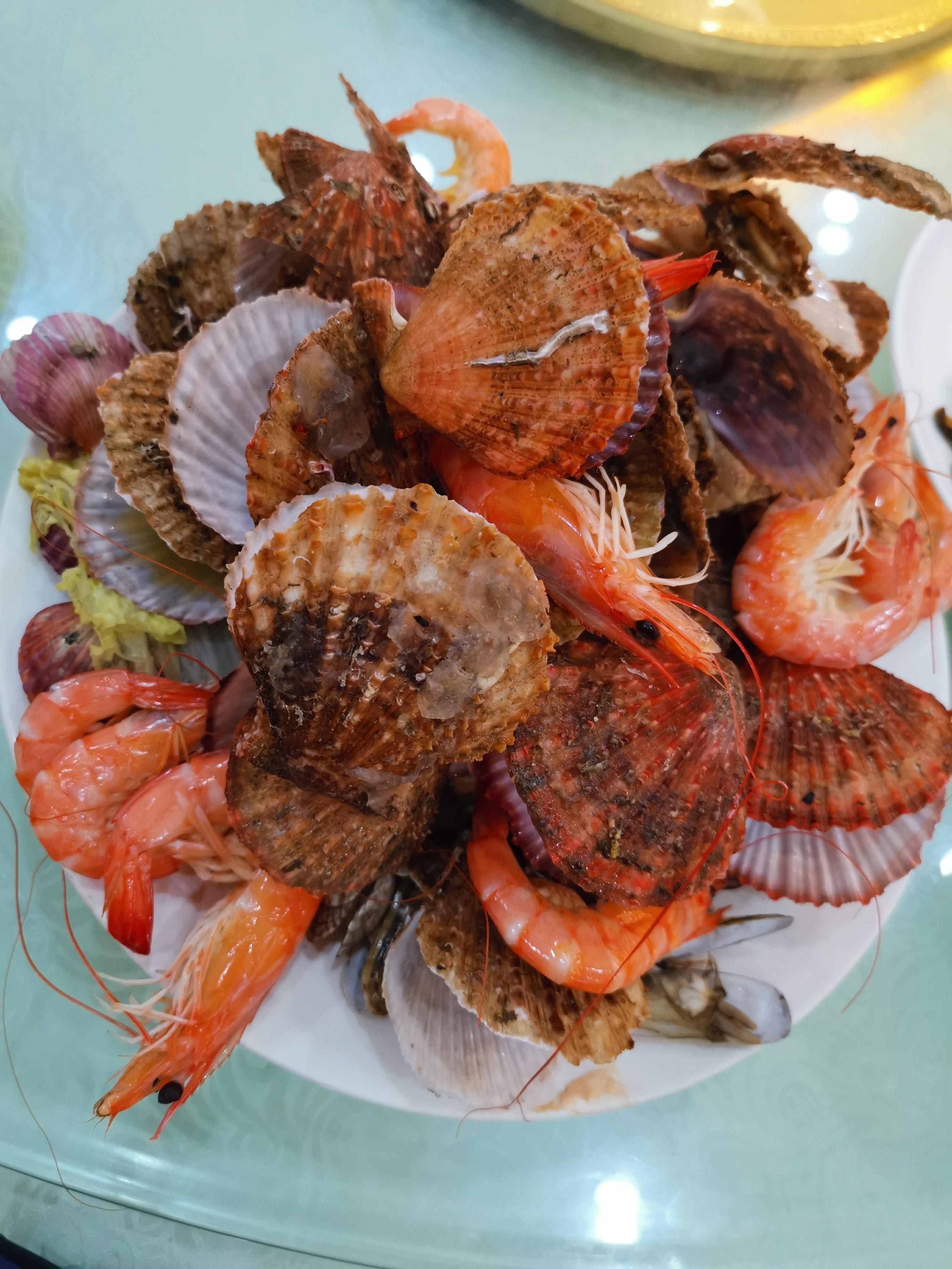 原创晒晒北戴河旅游区吃的海鲜晚餐,一桌1300元,大家看看值不值