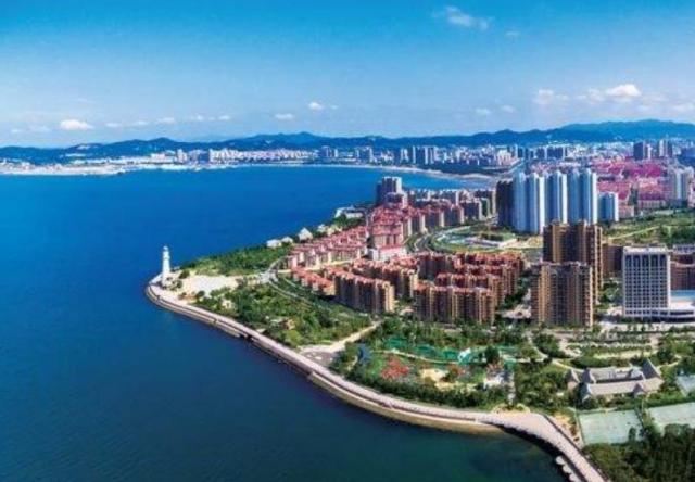 沿岸分布有辽宁,河北,山东,天津三省一市,总共有13座环渤海城市,环